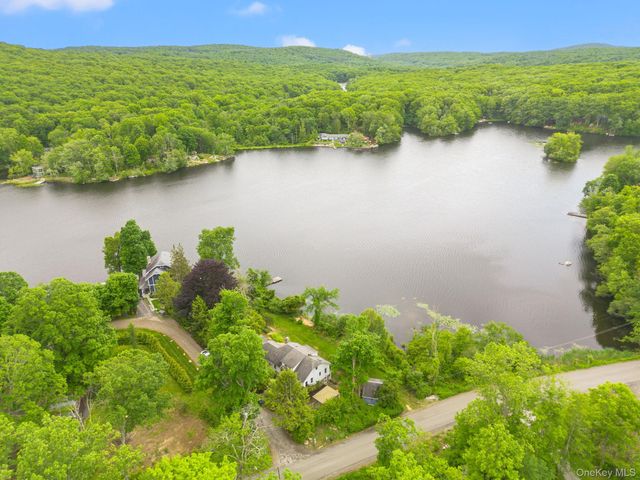 122 Dutchess Drive, Holmes, NY 12531
