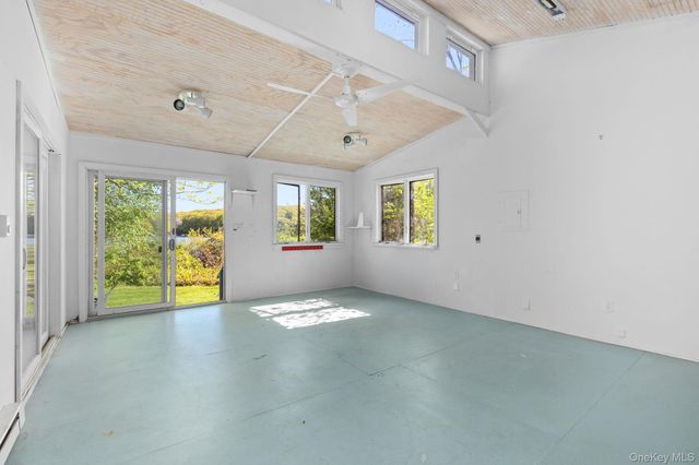 122 Dutchess Drive, Holmes, NY 12531