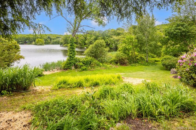 122 Dutchess Drive, Holmes, NY 12531