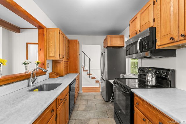 122 Dutchess Drive, Holmes, NY 12531