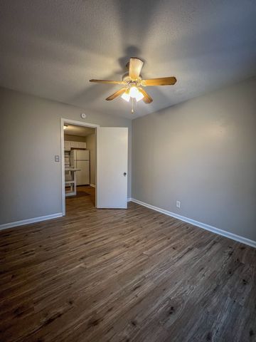 110 Medical Ct Apt 2, Clarksville, TN 37043