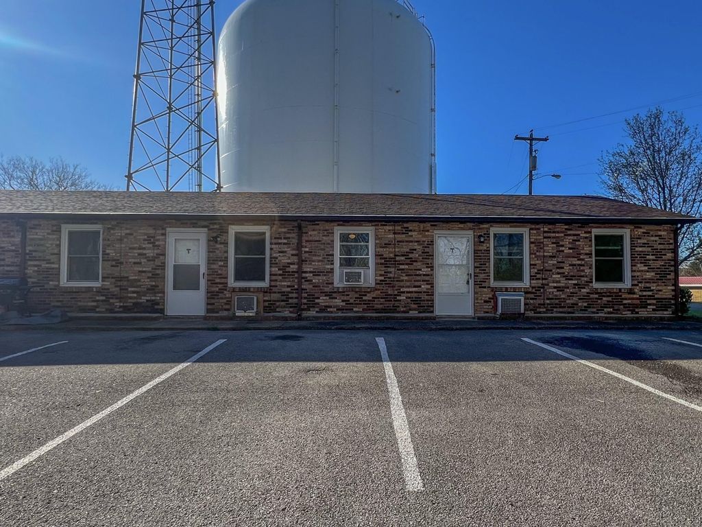 110 Medical Ct Apt 2, Clarksville, TN 37043