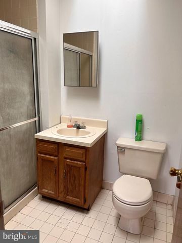 9 BOLEYN CT, Ewing, NJ 08628