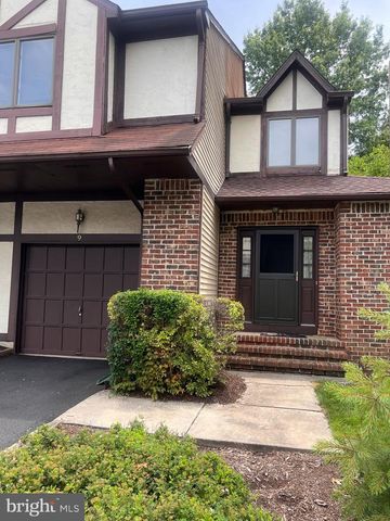 9 BOLEYN CT, Ewing, NJ 08628