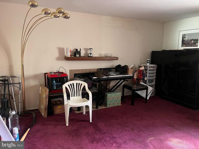 9 BOLEYN CT, Ewing, NJ 08628