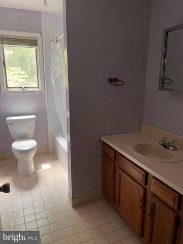 9 BOLEYN CT, Ewing, NJ 08628