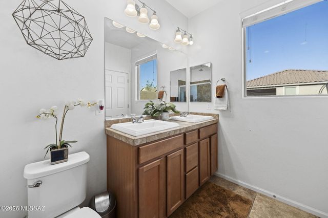 7489 S Mountain Star Drive, Tucson, AZ 85757