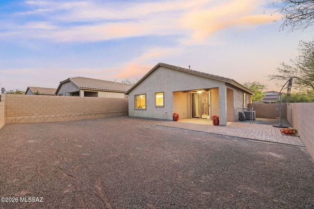 7489 S Mountain Star Drive, Tucson, AZ 85757