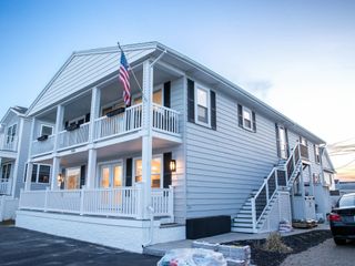 108 Ocean Dr # 1, Seabrook, NH 03874