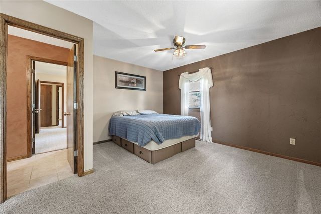 3858 Northwood Drive NE, Cedar Rapids, IA 52402