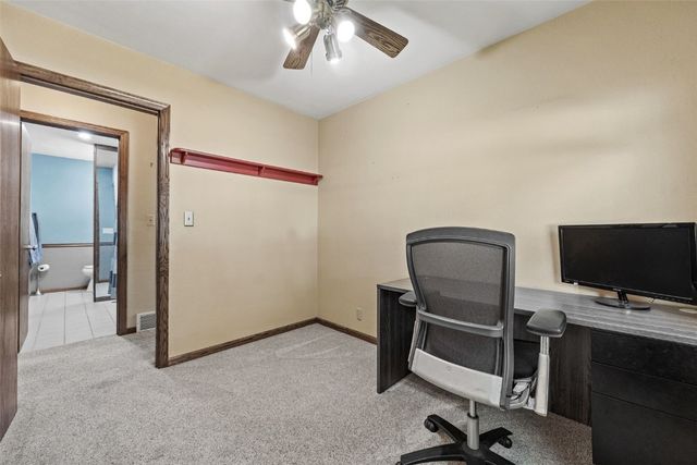 3858 Northwood Drive NE, Cedar Rapids, IA 52402