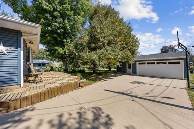 3858 Northwood Drive NE, Cedar Rapids, IA 52402