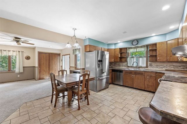 3858 Northwood Drive NE, Cedar Rapids, IA 52402