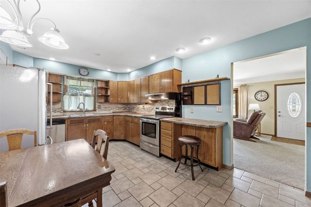 3858 Northwood Drive NE, Cedar Rapids, IA 52402