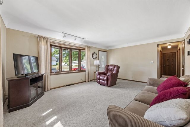 3858 Northwood Drive NE, Cedar Rapids, IA 52402