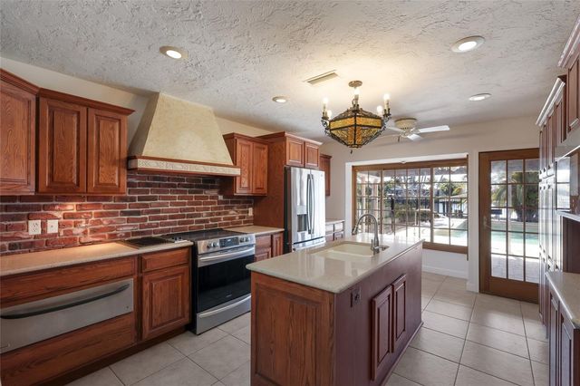 6703 9TH AVENUE NW, Bradenton, FL 34209