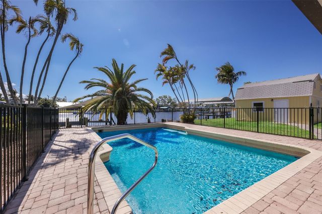 6703 9TH AVENUE NW, Bradenton, FL 34209