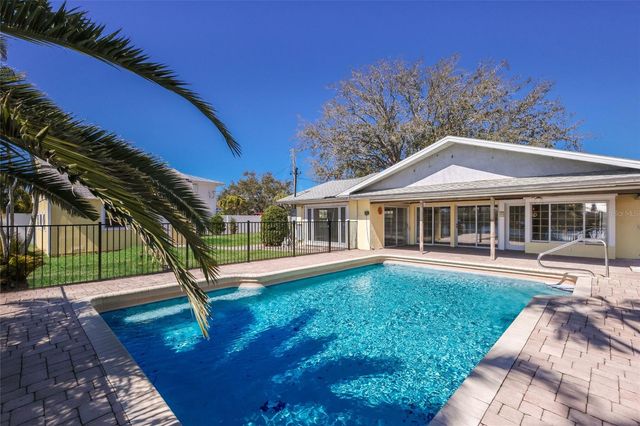 6703 9TH AVENUE NW, Bradenton, FL 34209