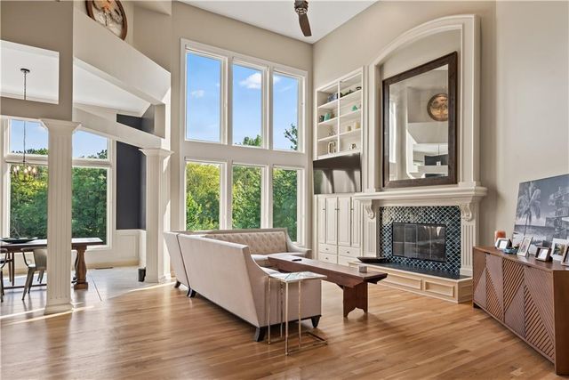 609 NE Persimmon Circle, Lee's Summit, MO 64064