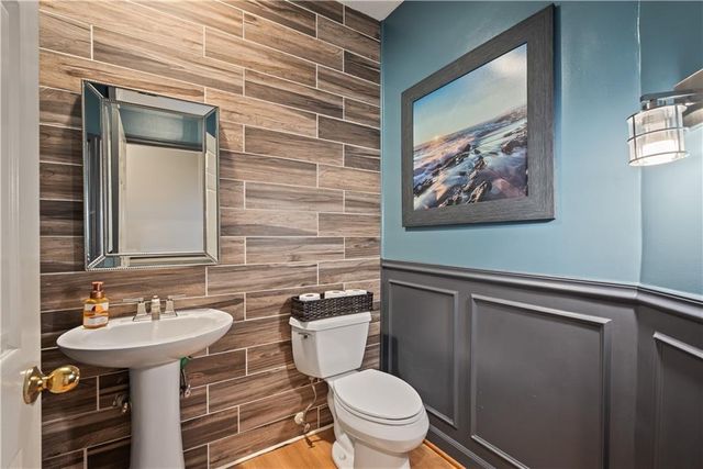 609 NE Persimmon Circle, Lee's Summit, MO 64064