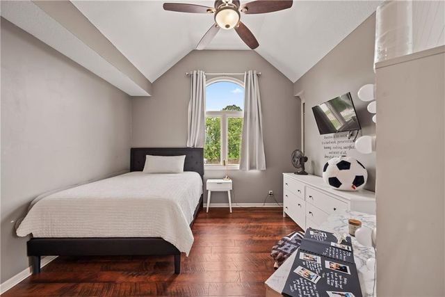 609 NE Persimmon Circle, Lee's Summit, MO 64064