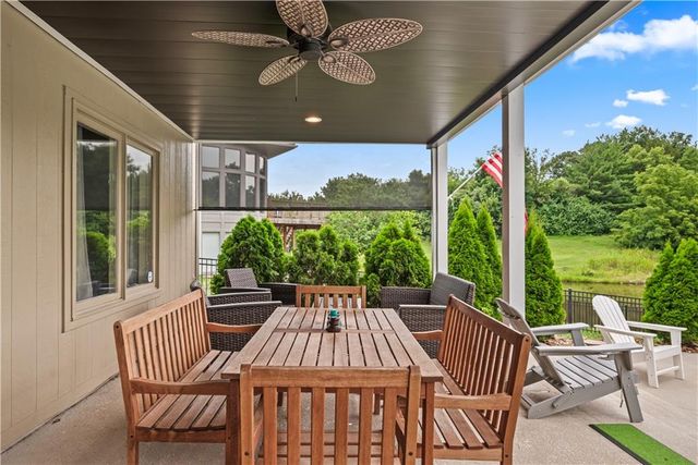 609 NE Persimmon Circle, Lee's Summit, MO 64064