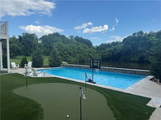 609 NE Persimmon Circle, Lee's Summit, MO 64064