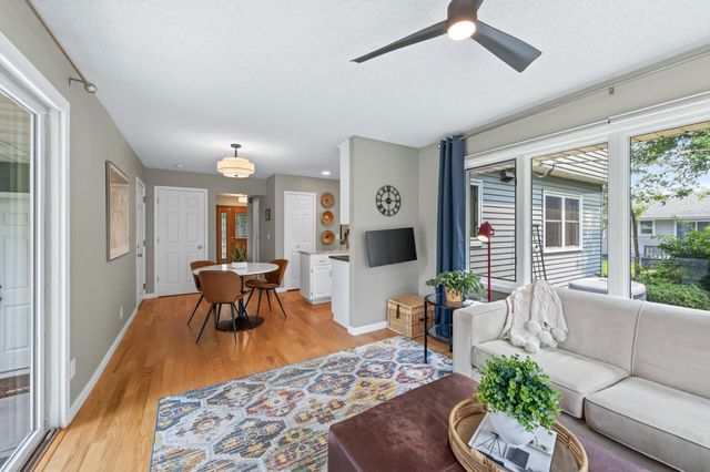 2809 W 101st Street, Bloomington, MN 55431