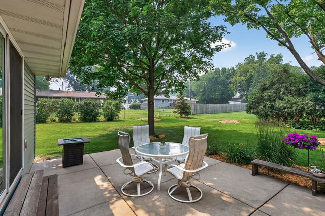 2809 W 101st Street, Bloomington, MN 55431