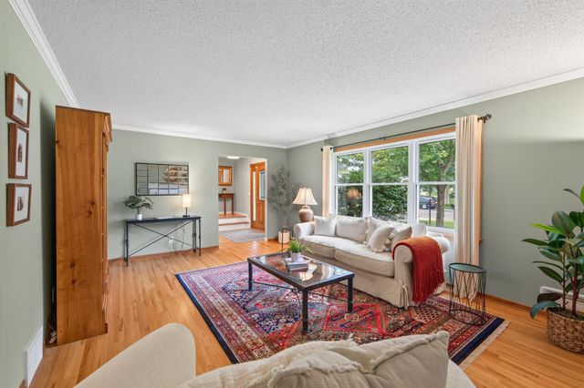 2809 W 101st Street, Bloomington, MN 55431