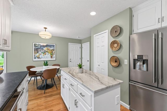2809 W 101st Street, Bloomington, MN 55431