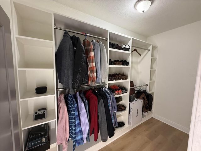 3326 W HEITER STREET, Tampa, FL 33607