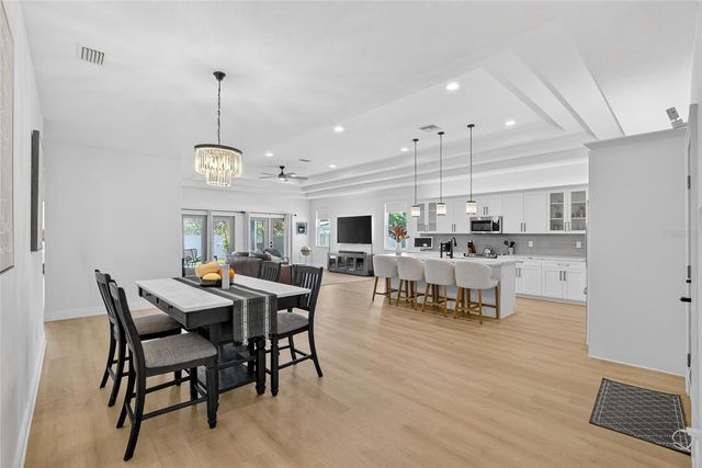 3326 W HEITER STREET, Tampa, FL 33607