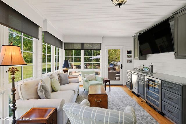 9101 Spokane Way, Louisville, KY 40241