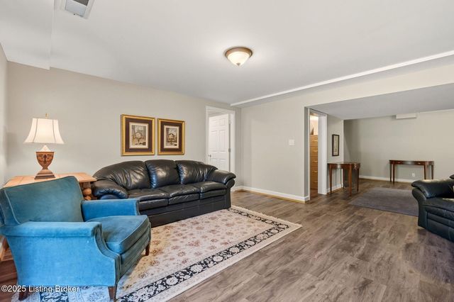 9101 Spokane Way, Louisville, KY 40241