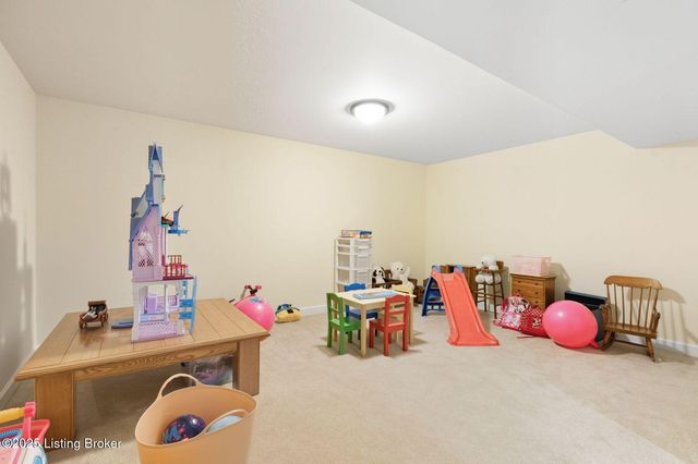 9101 Spokane Way, Louisville, KY 40241