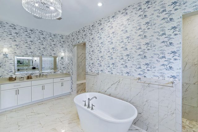 2465 NE Evinrude Circle, Jensen Beach, FL 34957