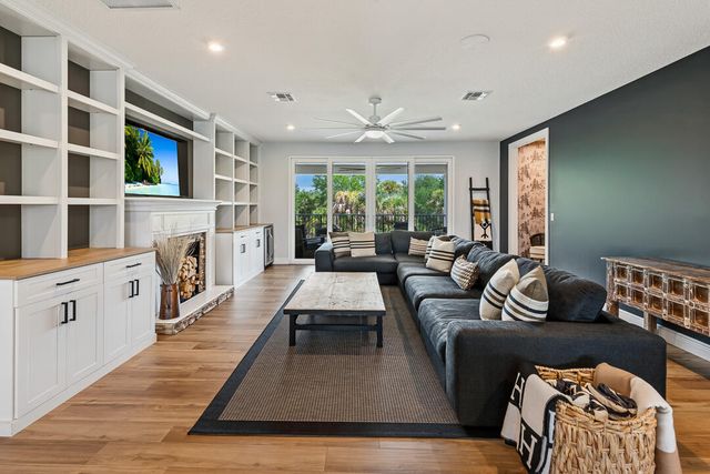 2465 NE Evinrude Circle, Jensen Beach, FL 34957