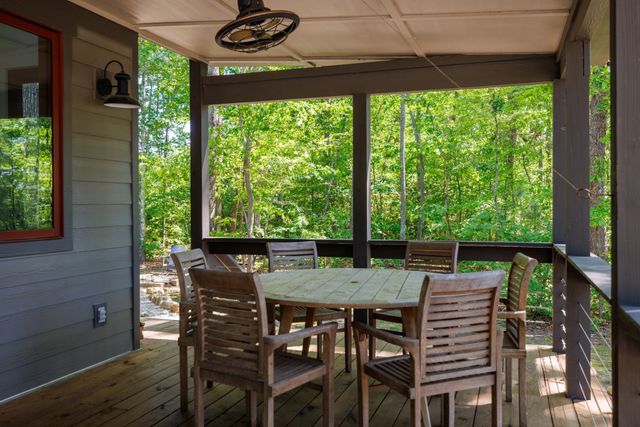 51 Acorn Cv, Tracy City, TN 37387