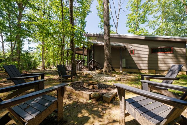 51 Acorn Cv, Tracy City, TN 37387