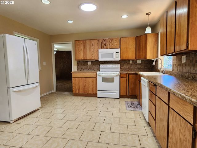 92504 PARADISE POINT Rd, Port Orford, OR 97465