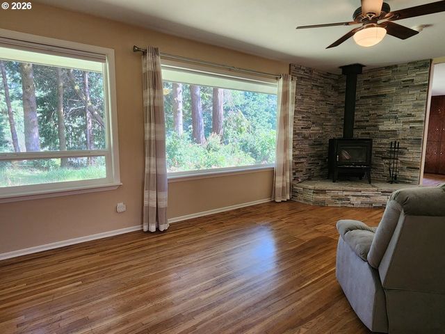 92504 PARADISE POINT Rd, Port Orford, OR 97465