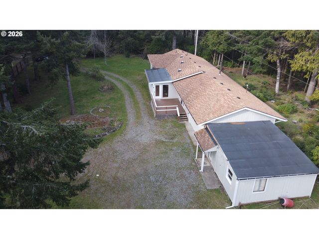 92504 PARADISE POINT Rd, Port Orford, OR 97465