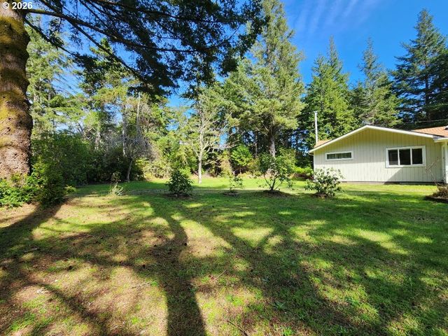 92504 PARADISE POINT Rd, Port Orford, OR 97465