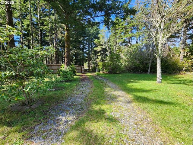 92504 PARADISE POINT Rd, Port Orford, OR 97465