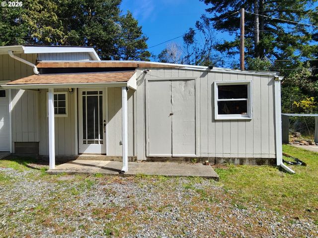 92504 PARADISE POINT Rd, Port Orford, OR 97465