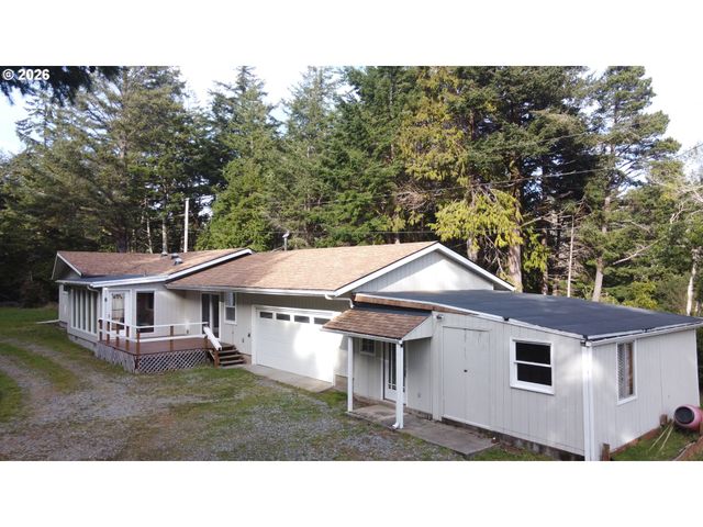 92504 PARADISE POINT Rd, Port Orford, OR 97465