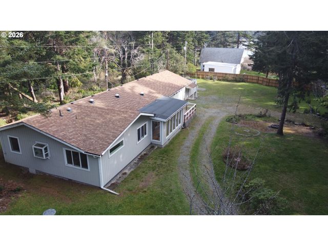 92504 PARADISE POINT Rd, Port Orford, OR 97465