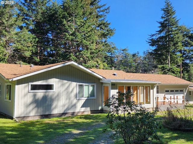 92504 PARADISE POINT Rd, Port Orford, OR 97465