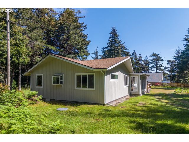 92504 PARADISE POINT Rd, Port Orford, OR 97465